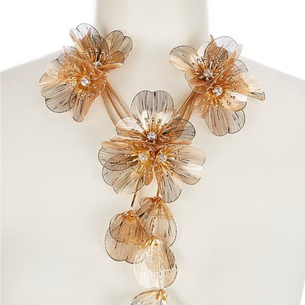 ✨✨Natasha Accessories.Filigree Crystal Statement Necklace. 🔥 sold at Macy's🔥